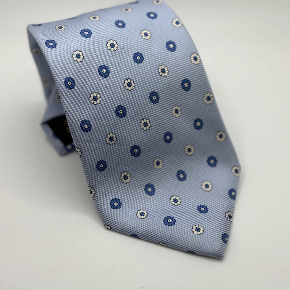 Banana Republic Mens Light‎ Blue Floral Silk Tie Made in USA